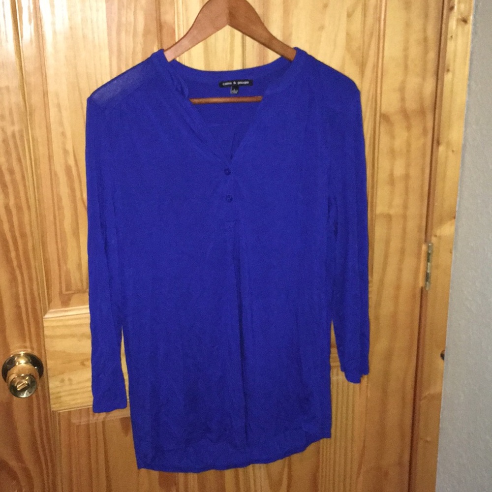 Beautiful colbalt blue knit shirt!